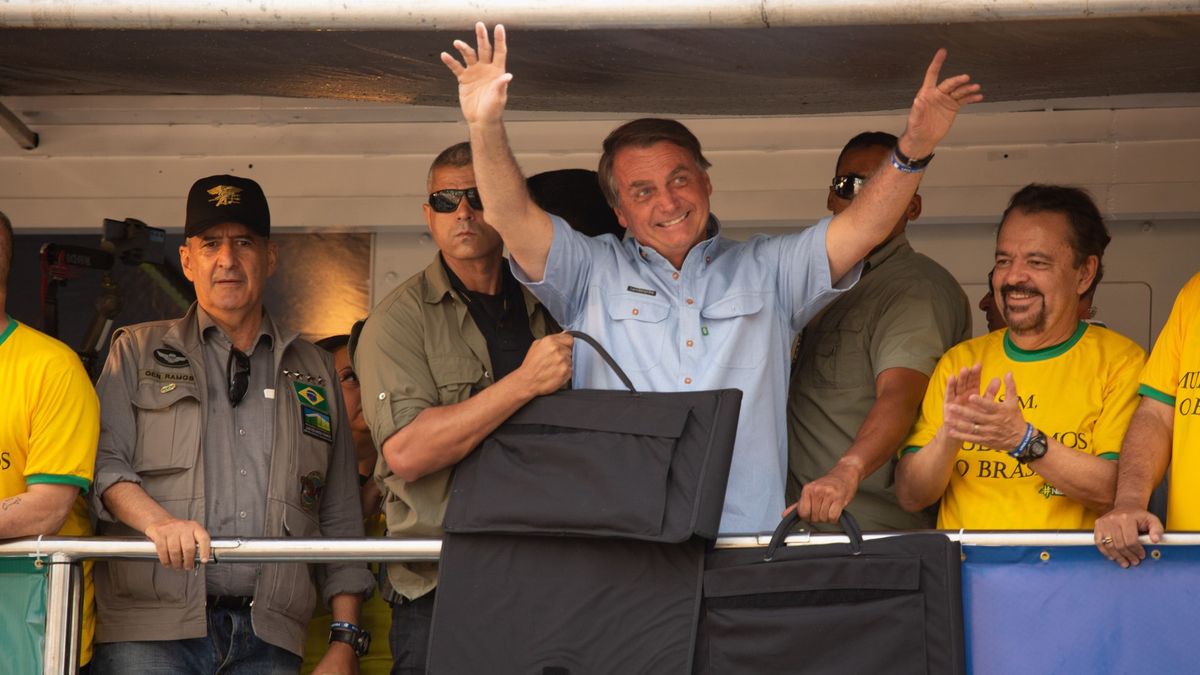 Šířil fake news o covidu, prezident Bolsonaro dostal na YouTube zákaz